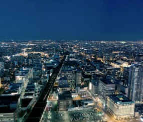 小孩出生的时候就发烧怎么回事（孩子出生发烧属于正常么）