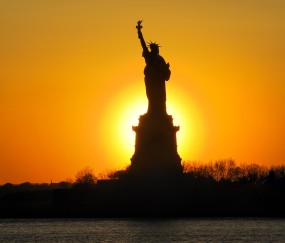 小孩发烧吃鸡肉吗（孩子发烧吃鸡肉可以吗）