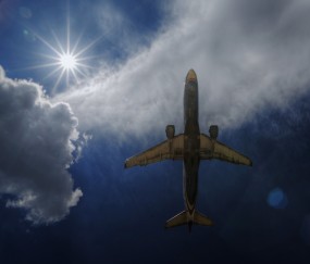 小孩发烧喃喃自语（小孩发烧,呓语喊叫）