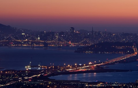 小孩手足口发烧不睡觉（小孩手足口发烧不退怎么办）