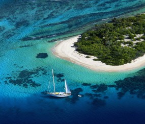 小孩玩冷水后发烧（小孩玩了冷水晚上发高烧）